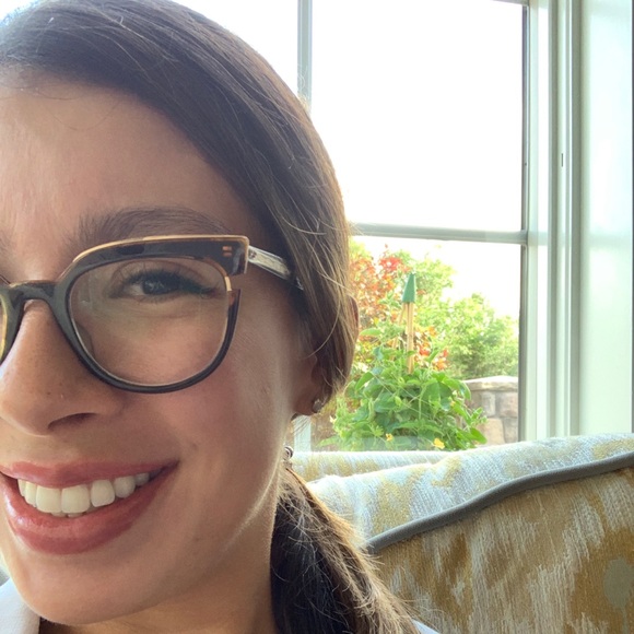 Meet your Posher, Erin - Picture 1 of 1